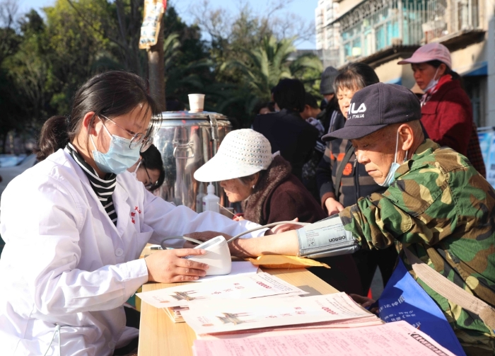 “普及科學(xué)防病知識(shí) 倡導(dǎo)健康生活方式 ”志愿服務(wù)活動(dòng).jpg