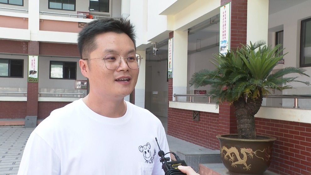 刀軍接受記者采訪 刀軍接受記者采訪