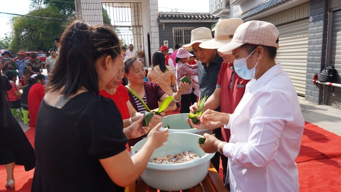 新平：黨心凝民心 端午“粽”有情
