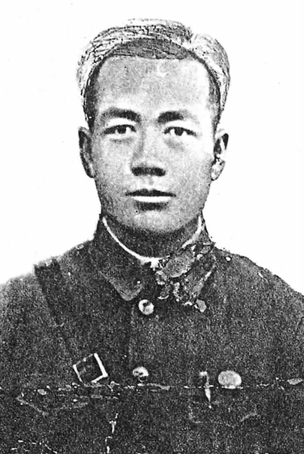 尉遲毓鳴。