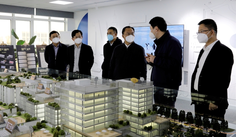 12月13日，市委書記王力一行到上海寶山藥谷考察。