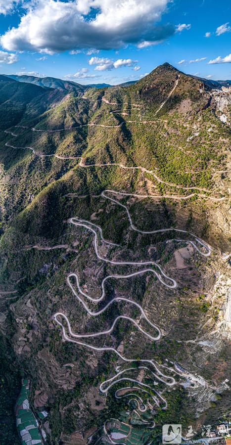 綠汁天路——白沙山公路。 張本聰 攝