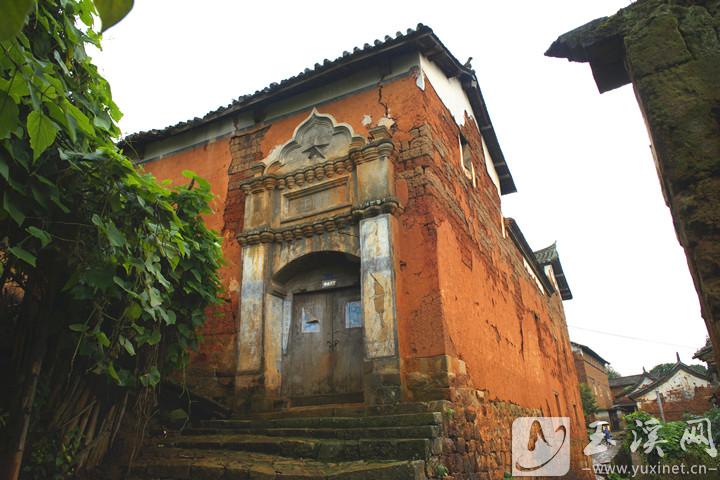 那諾鄉(xiāng)豬街村是茶馬古道上的重要驛站，民居建筑別具特色。攝于2015年10月2日。