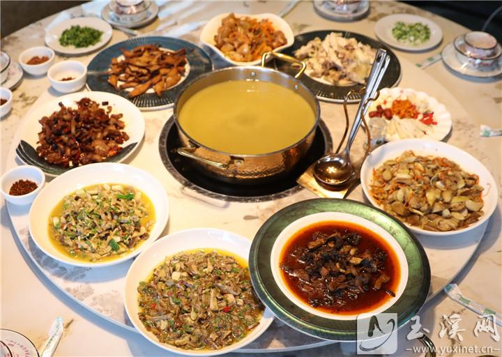 北城興隆菌子園菜品多樣，給人極致的舌尖體驗。