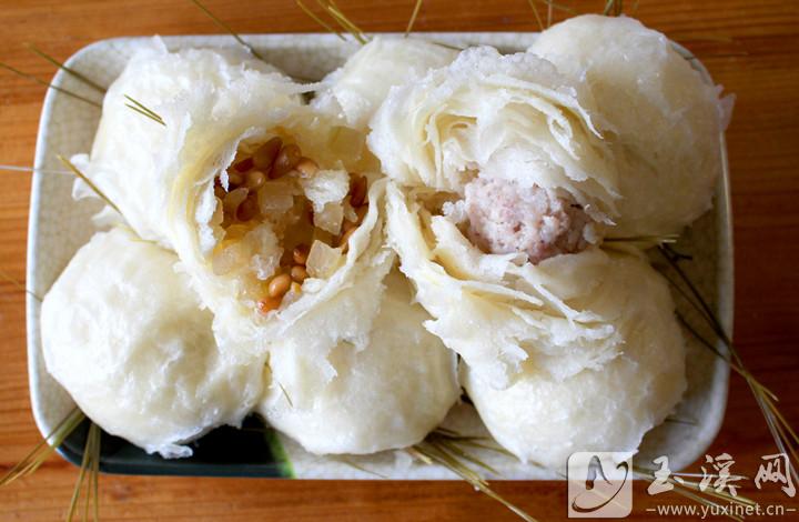 破酥包面皮蓬松，層次分明。食之，酥軟可口。
