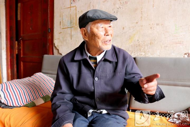 當(dāng)?shù)厝肆钠鸷罴一▓@侃侃而談。