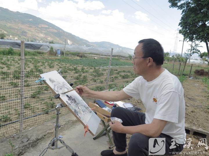 彭慧勇在野外寫生。