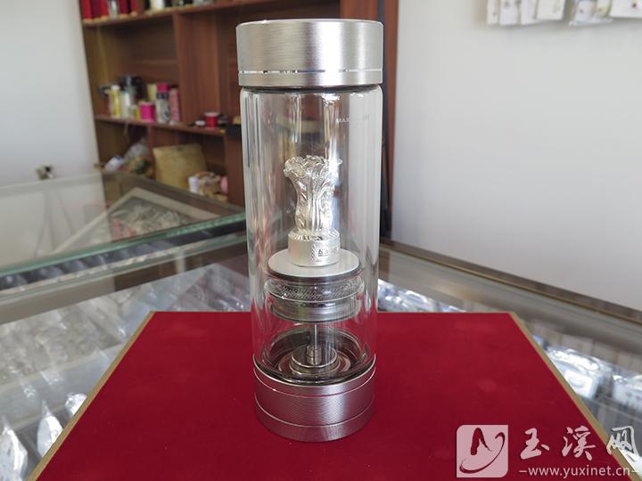 銀白菜杯子。