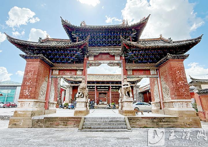 文明坊為牌樓式石木結(jié)構(gòu)。