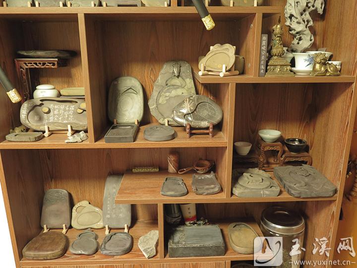 嚴慎收藏的部分硯臺。